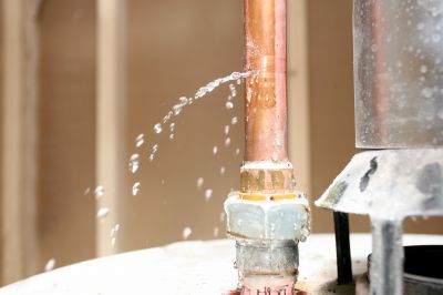 Prevent Water Damage with Leaking Pipes Repair!